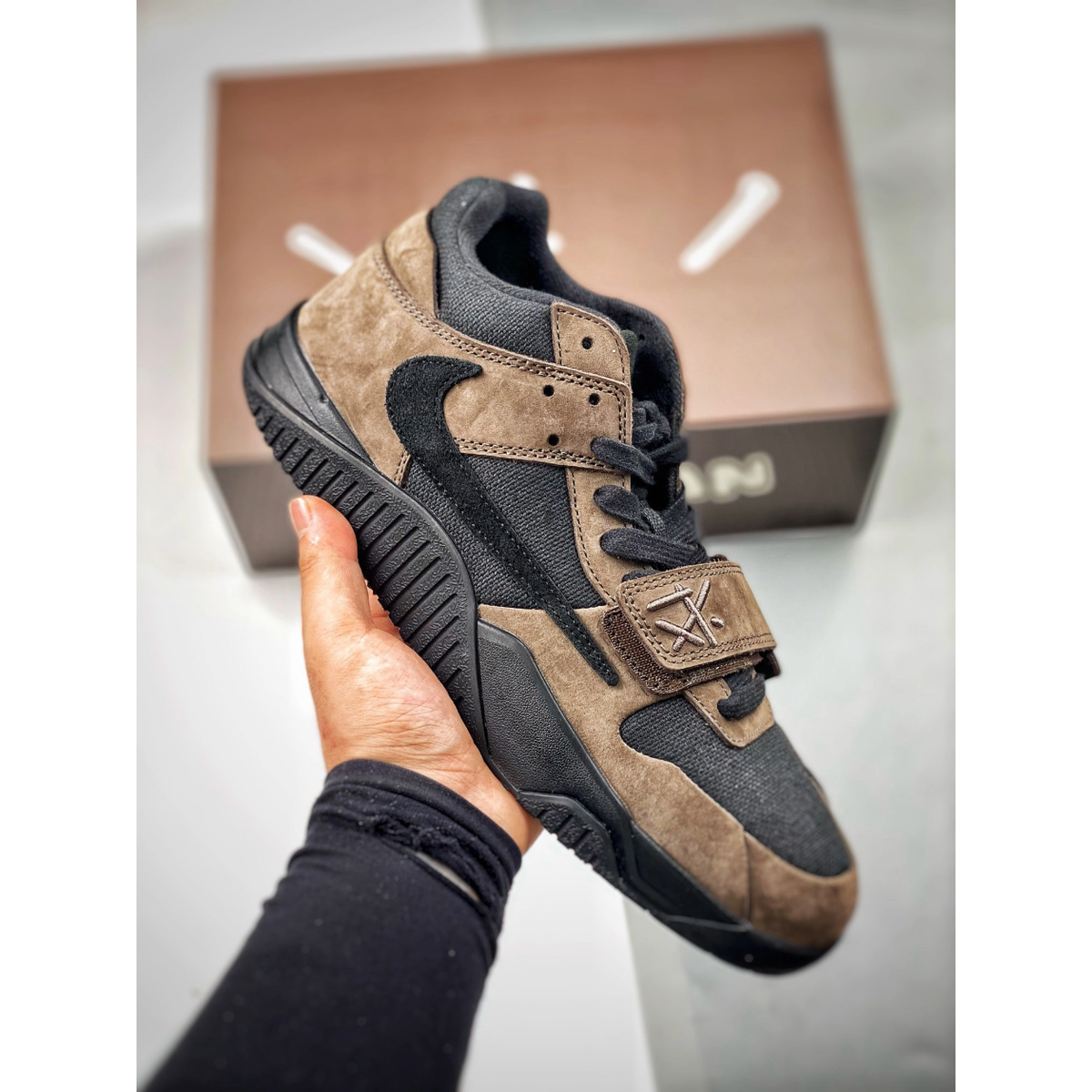 Jumpman x Travis Scott Cut The Check 'Mocha'