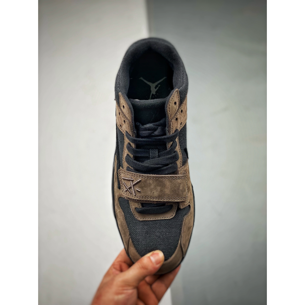 Jumpman x Travis Scott Cut The Check 'Mocha'